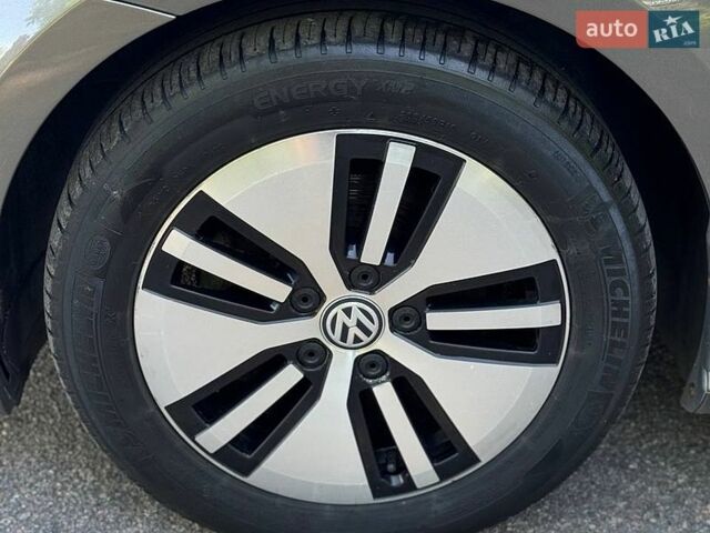 Серый Фольксваген e-Golf, объемом двигателя 0 л и пробегом 165 тыс. км за 9200 $, фото 34 на Automoto.ua