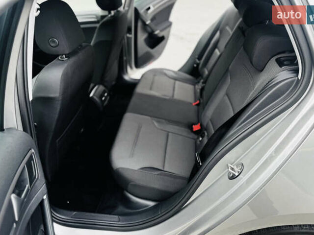 Сірий Фольксваген e-Golf, об'ємом двигуна 0 л та пробігом 140 тис. км за 11450 $, фото 30 на Automoto.ua