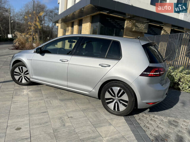Серый Фольксваген e-Golf, объемом двигателя 0 л и пробегом 76 тыс. км за 9300 $, фото 6 на Automoto.ua