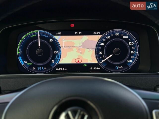 Серый Фольксваген e-Golf, объемом двигателя 0 л и пробегом 151 тыс. км за 13900 $, фото 50 на Automoto.ua