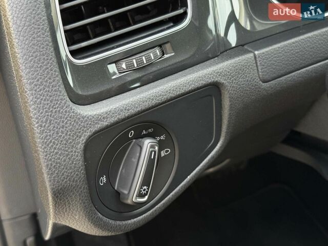 Сірий Фольксваген e-Golf, об'ємом двигуна 0 л та пробігом 129 тис. км за 13940 $, фото 21 на Automoto.ua