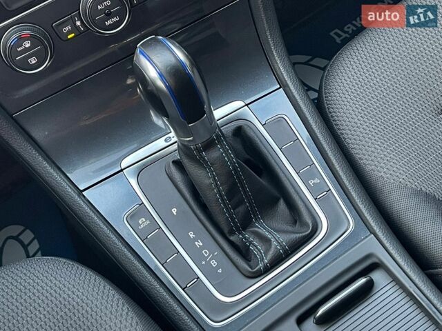 Сірий Фольксваген e-Golf, об'ємом двигуна 0 л та пробігом 124 тис. км за 14900 $, фото 15 на Automoto.ua