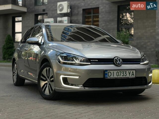 Серый Фольксваген e-Golf, объемом двигателя 0 л и пробегом 140 тыс. км за 13500 $, фото 6 на Automoto.ua