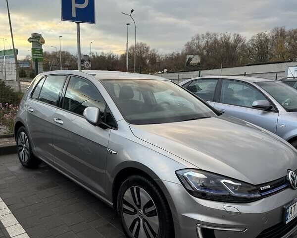 Серый Фольксваген e-Golf, объемом двигателя 0 л и пробегом 46 тыс. км за 15000 $, фото 13 на Automoto.ua