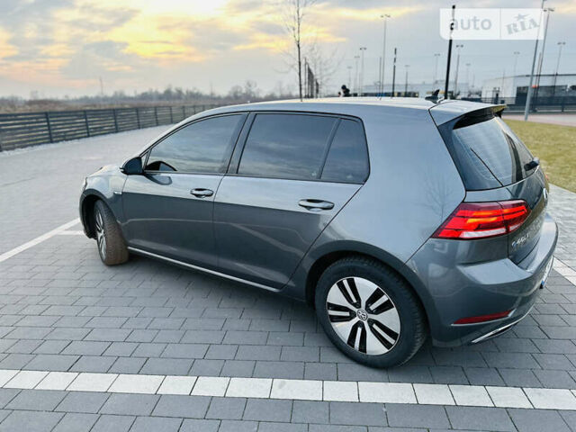 Серый Фольксваген e-Golf, объемом двигателя 0 л и пробегом 108 тыс. км за 14400 $, фото 9 на Automoto.ua