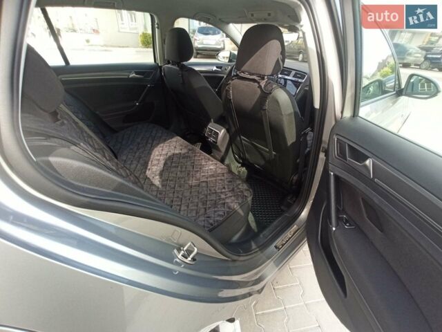 Серый Фольксваген e-Golf, объемом двигателя 0 л и пробегом 118 тыс. км за 13999 $, фото 27 на Automoto.ua