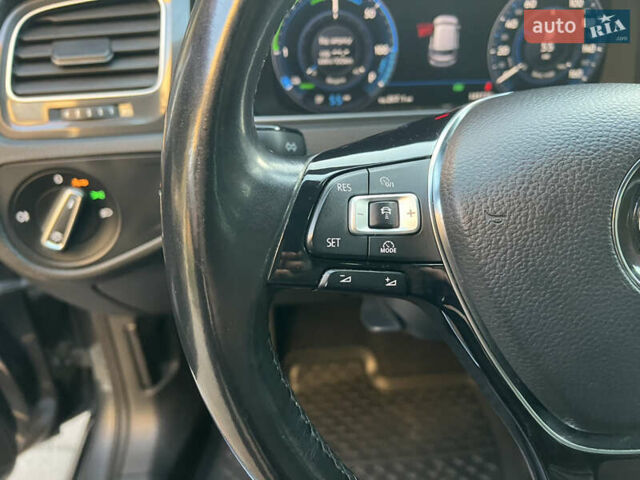 Серый Фольксваген e-Golf, объемом двигателя 0 л и пробегом 149 тыс. км за 12999 $, фото 14 на Automoto.ua