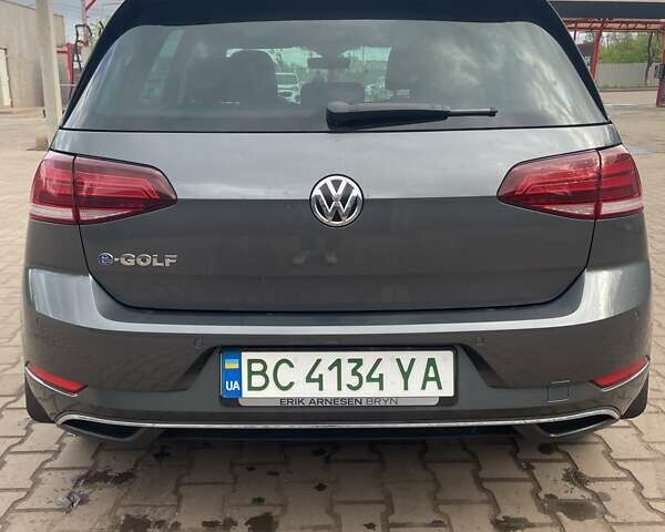 Серый Фольксваген e-Golf, объемом двигателя 0 л и пробегом 108 тыс. км за 17600 $, фото 7 на Automoto.ua