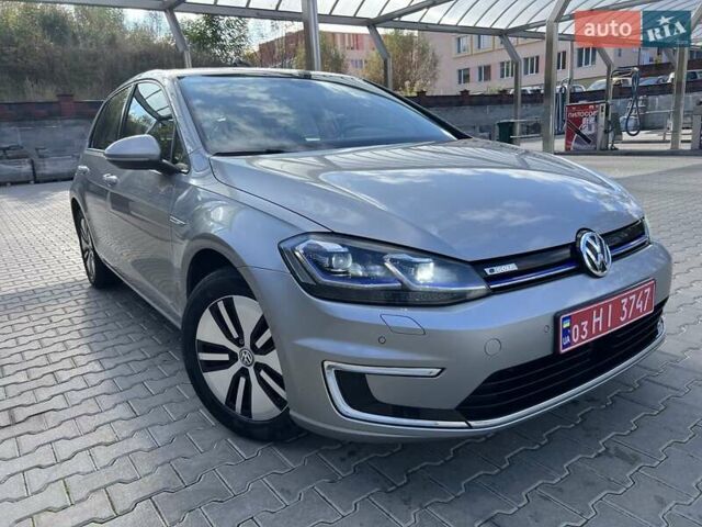 Серый Фольксваген e-Golf, объемом двигателя 0 л и пробегом 124 тыс. км за 12600 $, фото 1 на Automoto.ua