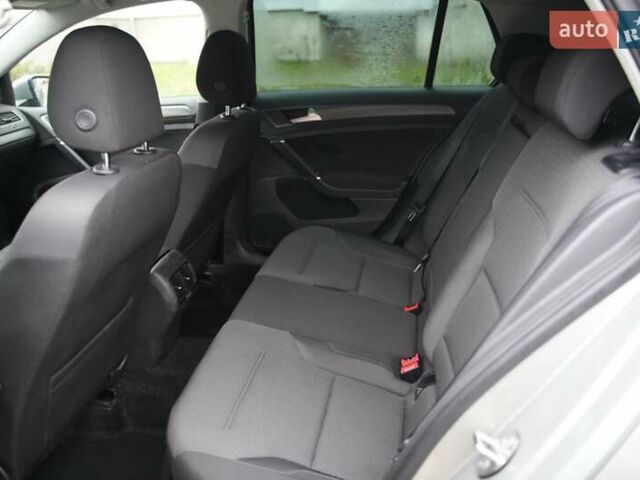 Серый Фольксваген e-Golf, объемом двигателя 0 л и пробегом 28 тыс. км за 12900 $, фото 23 на Automoto.ua