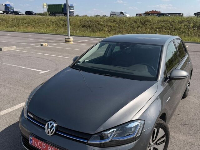 Серый Фольксваген e-Golf, объемом двигателя 0 л и пробегом 139 тыс. км за 13700 $, фото 1 на Automoto.ua