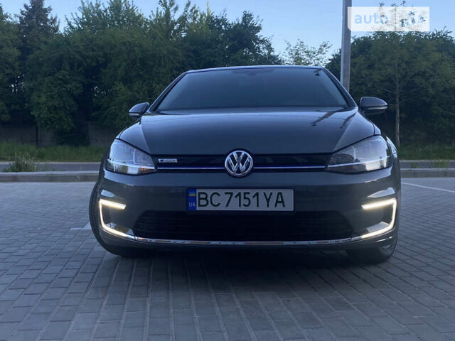 Серый Фольксваген e-Golf, объемом двигателя 0 л и пробегом 45 тыс. км за 14900 $, фото 8 на Automoto.ua