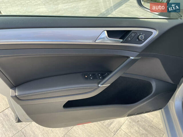 Серый Фольксваген e-Golf, объемом двигателя 0 л и пробегом 76 тыс. км за 9300 $, фото 14 на Automoto.ua