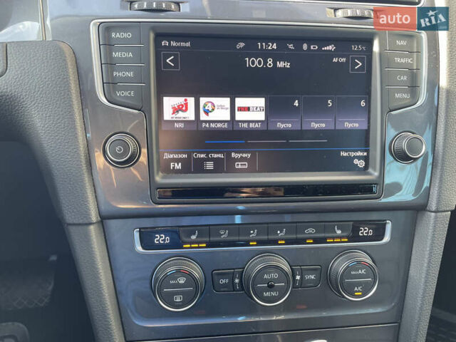 Серый Фольксваген e-Golf, объемом двигателя 0 л и пробегом 76 тыс. км за 9300 $, фото 16 на Automoto.ua