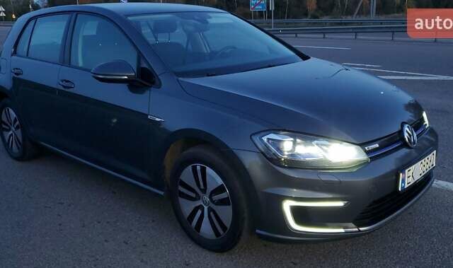 Серый Фольксваген e-Golf, объемом двигателя 0 л и пробегом 150 тыс. км за 11500 $, фото 10 на Automoto.ua