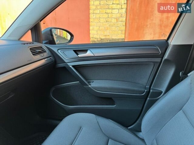 Сірий Фольксваген e-Golf, об'ємом двигуна 0 л та пробігом 98 тис. км за 14500 $, фото 3 на Automoto.ua