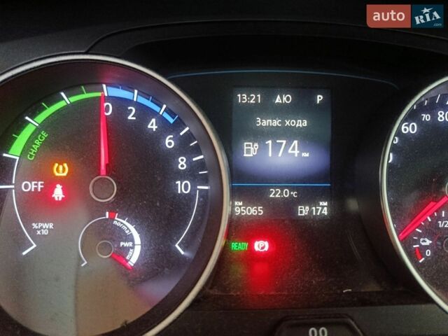 Сірий Фольксваген e-Golf, об'ємом двигуна 0 л та пробігом 95 тис. км за 7950 $, фото 31 на Automoto.ua