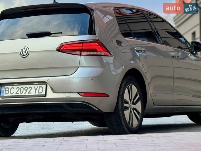 Серый Фольксваген e-Golf, объемом двигателя 0 л и пробегом 148 тыс. км за 11975 $, фото 11 на Automoto.ua
