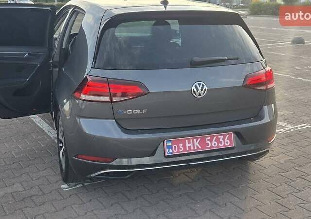 Серый Фольксваген e-Golf, объемом двигателя 0 л и пробегом 135 тыс. км за 12200 $, фото 1 на Automoto.ua