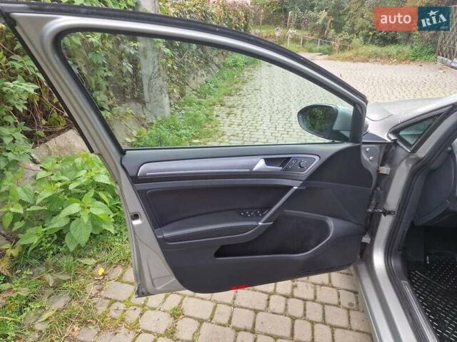 Серый Фольксваген e-Golf, объемом двигателя 0 л и пробегом 133 тыс. км за 12200 $, фото 25 на Automoto.ua