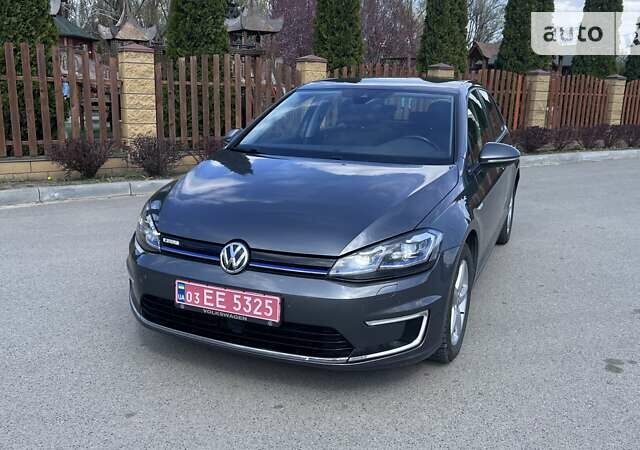 Серый Фольксваген e-Golf, объемом двигателя 0 л и пробегом 150 тыс. км за 14900 $, фото 3 на Automoto.ua