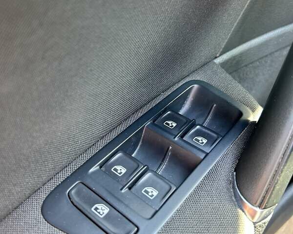 Сірий Фольксваген e-Golf, об'ємом двигуна 0 л та пробігом 161 тис. км за 13300 $, фото 24 на Automoto.ua