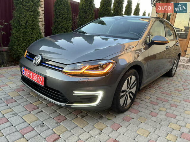 Серый Фольксваген e-Golf, объемом двигателя 0 л и пробегом 149 тыс. км за 12999 $, фото 63 на Automoto.ua