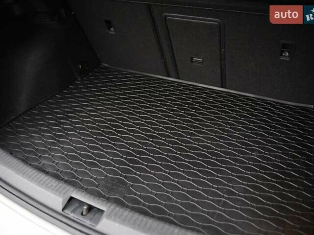 Серый Фольксваген e-Golf, объемом двигателя 0 л и пробегом 28 тыс. км за 12900 $, фото 28 на Automoto.ua