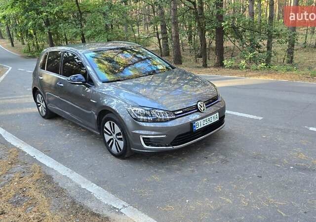 Серый Фольксваген e-Golf, объемом двигателя 0 л и пробегом 74 тыс. км за 13900 $, фото 25 на Automoto.ua