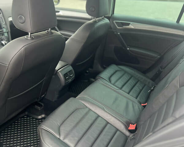 Серый Фольксваген e-Golf, объемом двигателя 0 л и пробегом 115 тыс. км за 9600 $, фото 20 на Automoto.ua