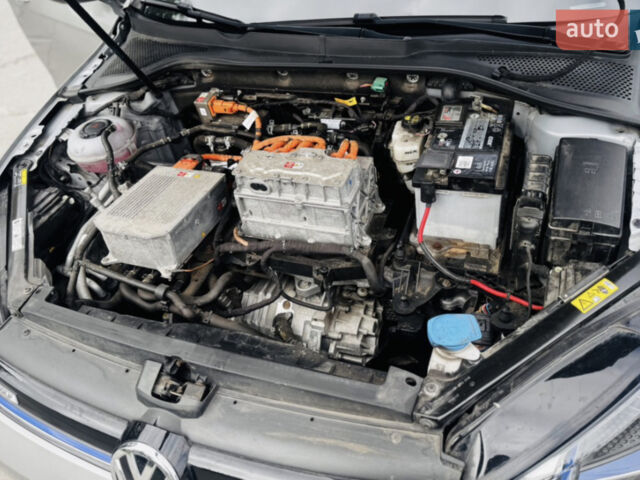 Серый Фольксваген e-Golf, объемом двигателя 0 л и пробегом 145 тыс. км за 10500 $, фото 3 на Automoto.ua