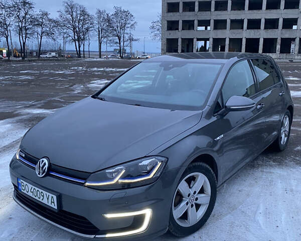 Серый Фольксваген e-Golf, объемом двигателя 0 л и пробегом 133 тыс. км за 12200 $, фото 9 на Automoto.ua