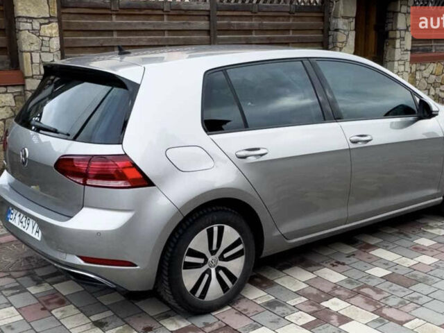 Серый Фольксваген e-Golf, объемом двигателя 0 л и пробегом 178 тыс. км за 12000 $, фото 2 на Automoto.ua