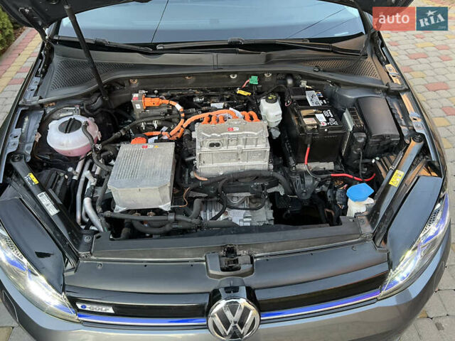 Серый Фольксваген e-Golf, объемом двигателя 0 л и пробегом 149 тыс. км за 12999 $, фото 81 на Automoto.ua