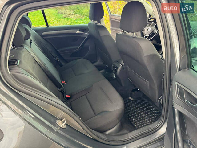 Серый Фольксваген e-Golf, объемом двигателя 0 л и пробегом 194 тыс. км за 11650 $, фото 16 на Automoto.ua