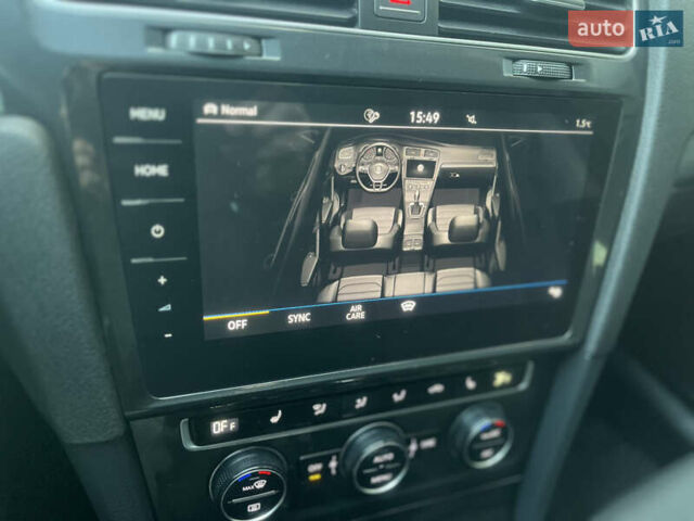 Серый Фольксваген e-Golf, объемом двигателя 0 л и пробегом 114 тыс. км за 12500 $, фото 30 на Automoto.ua