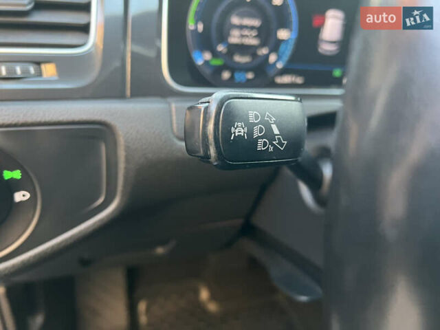 Серый Фольксваген e-Golf, объемом двигателя 0 л и пробегом 149 тыс. км за 12999 $, фото 16 на Automoto.ua