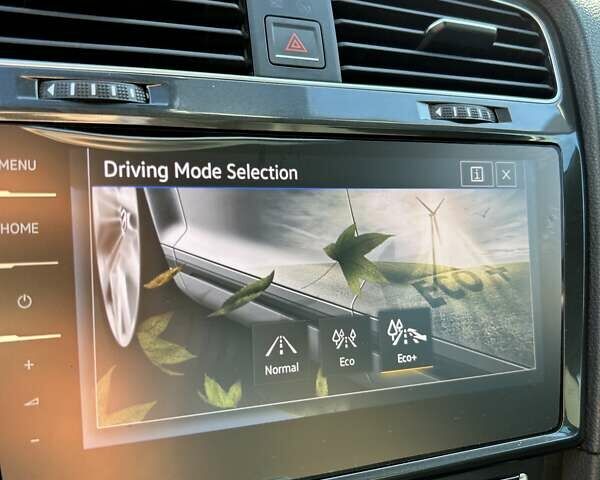 Серый Фольксваген e-Golf, объемом двигателя 0 л и пробегом 161 тыс. км за 13100 $, фото 31 на Automoto.ua