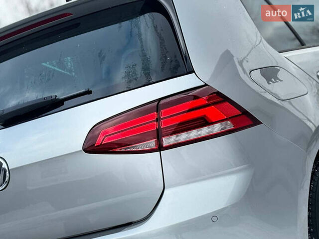 Серый Фольксваген e-Golf, объемом двигателя 0 л и пробегом 148 тыс. км за 12350 $, фото 25 на Automoto.ua