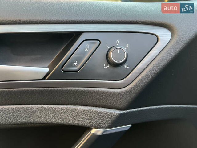 Серый Фольксваген e-Golf, объемом двигателя 0 л и пробегом 149 тыс. км за 12999 $, фото 46 на Automoto.ua