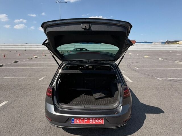 Серый Фольксваген e-Golf, объемом двигателя 0 л и пробегом 139 тыс. км за 13700 $, фото 11 на Automoto.ua