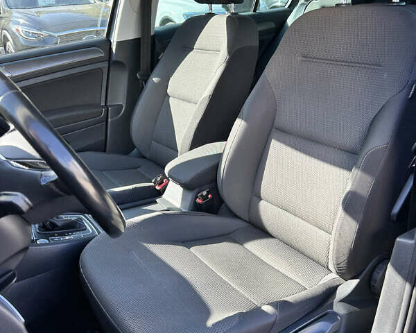 Серый Фольксваген e-Golf, объемом двигателя 0 л и пробегом 161 тыс. км за 13100 $, фото 32 на Automoto.ua