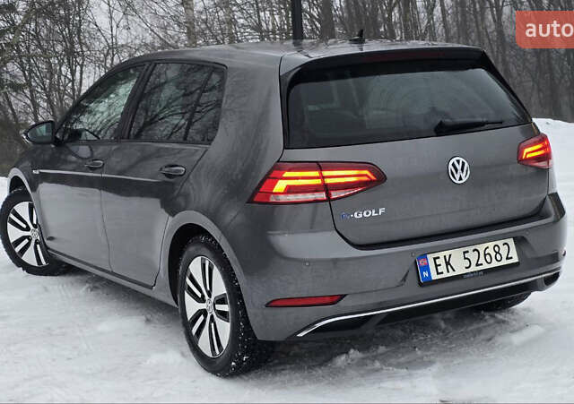 Серый Фольксваген e-Golf, объемом двигателя 0 л и пробегом 159 тыс. км за 12499 $, фото 11 на Automoto.ua