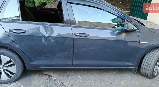 Сірий Фольксваген e-Golf, об'ємом двигуна 0 л та пробігом 120 тис. км за 11500 $, фото 1 на Automoto.ua