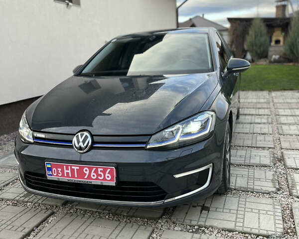 Серый Фольксваген e-Golf, объемом двигателя 0 л и пробегом 114 тыс. км за 12500 $, фото 3 на Automoto.ua