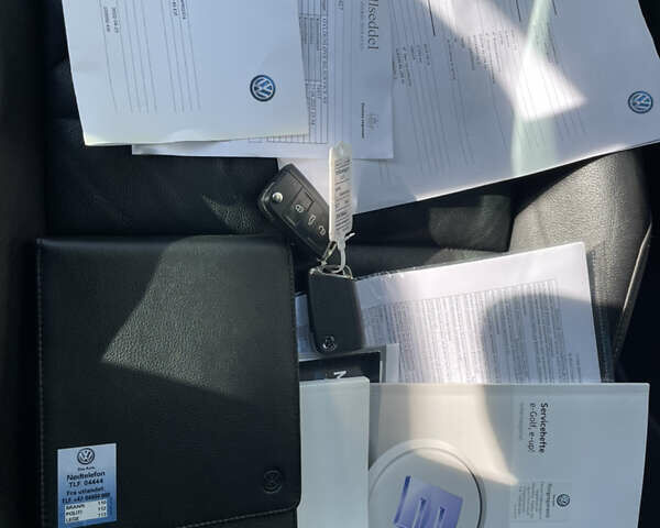 Серый Фольксваген e-Golf, объемом двигателя 0 л и пробегом 76 тыс. км за 9300 $, фото 31 на Automoto.ua