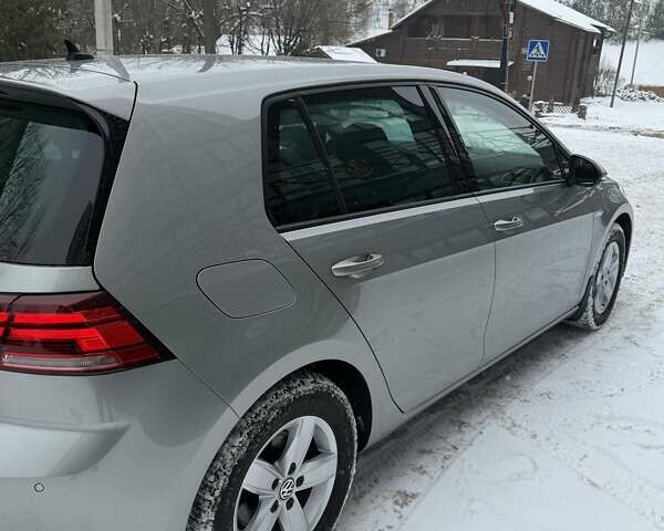 Сірий Фольксваген e-Golf, об'ємом двигуна 0 л та пробігом 101 тис. км за 12800 $, фото 11 на Automoto.ua