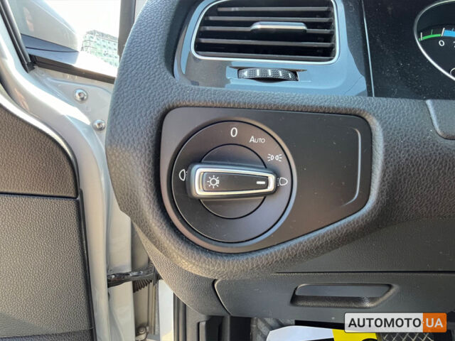 Сірий Фольксваген e-Golf, об'ємом двигуна 36 л та пробігом 99 тис. км за 14250 $, фото 12 на Automoto.ua