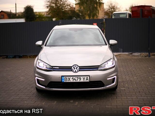 Серый Фольксваген e-Golf, объемом двигателя 0 л и пробегом 220 тыс. км за 14999 $, фото 3 на Automoto.ua