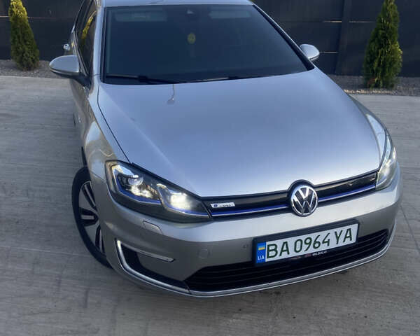 Серый Фольксваген e-Golf, объемом двигателя 0 л и пробегом 135 тыс. км за 14500 $, фото 4 на Automoto.ua